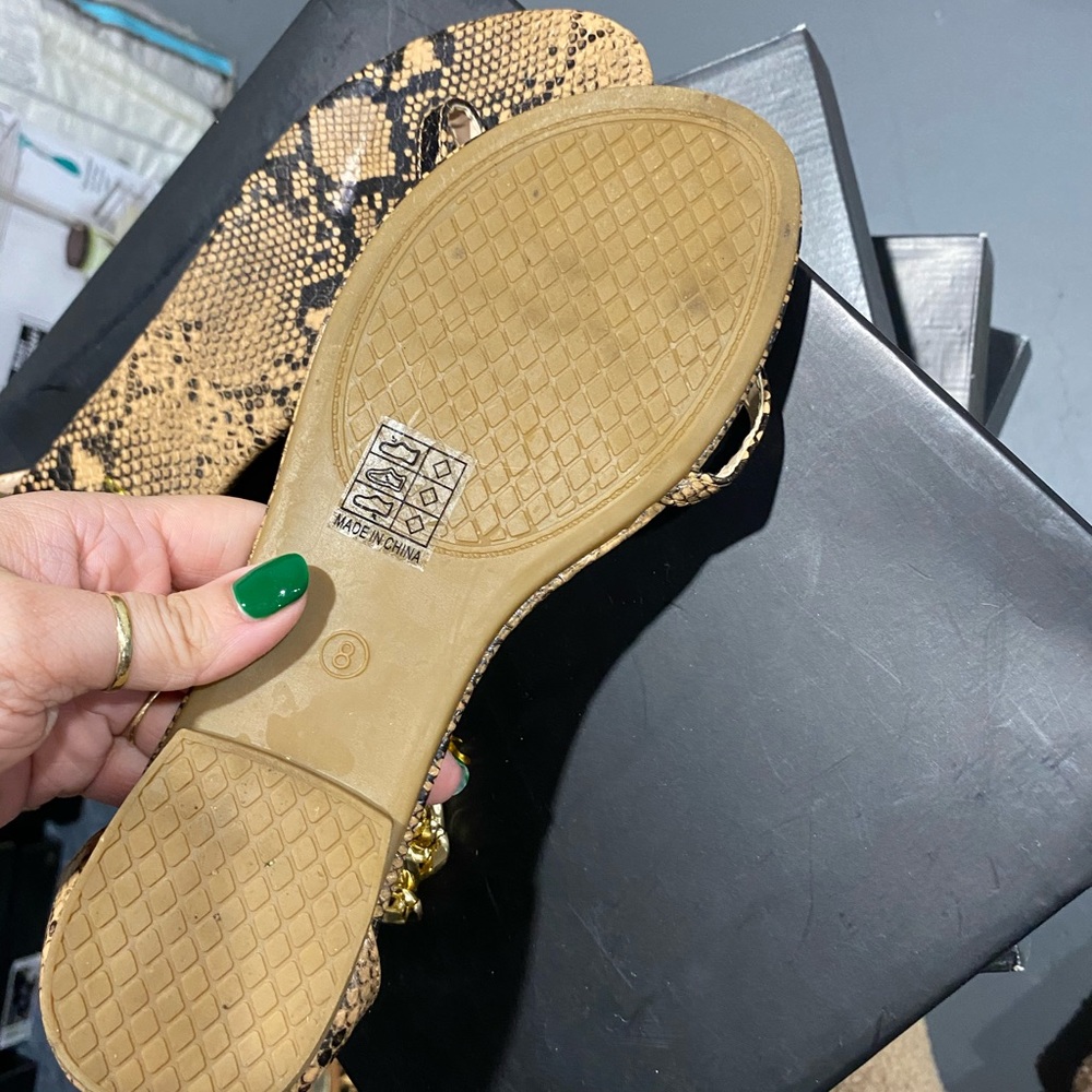 Sandals - Picture 4 of 4